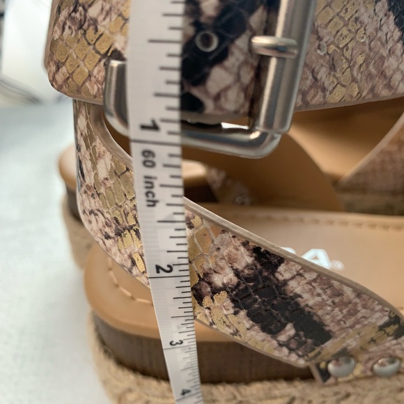 Soda Snake Skin platform Sandals women’s 6.5 or 8, 8.5,9,9.5 or 10 - Picture 7 of 16